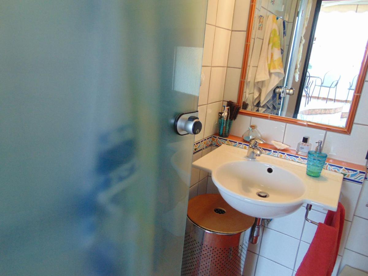 Crystal Bay Apartment Palaiontsiflikion Luaran gambar